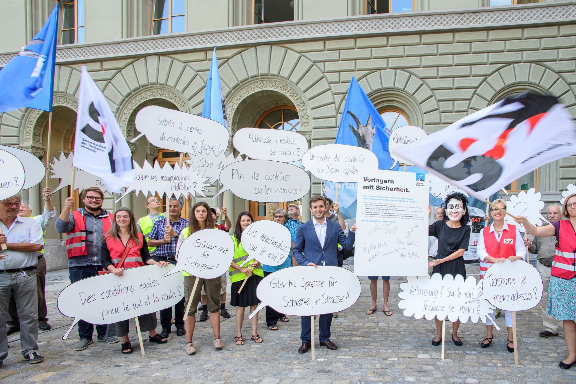 17_Aktion Bundeskanzlei_ Devenes