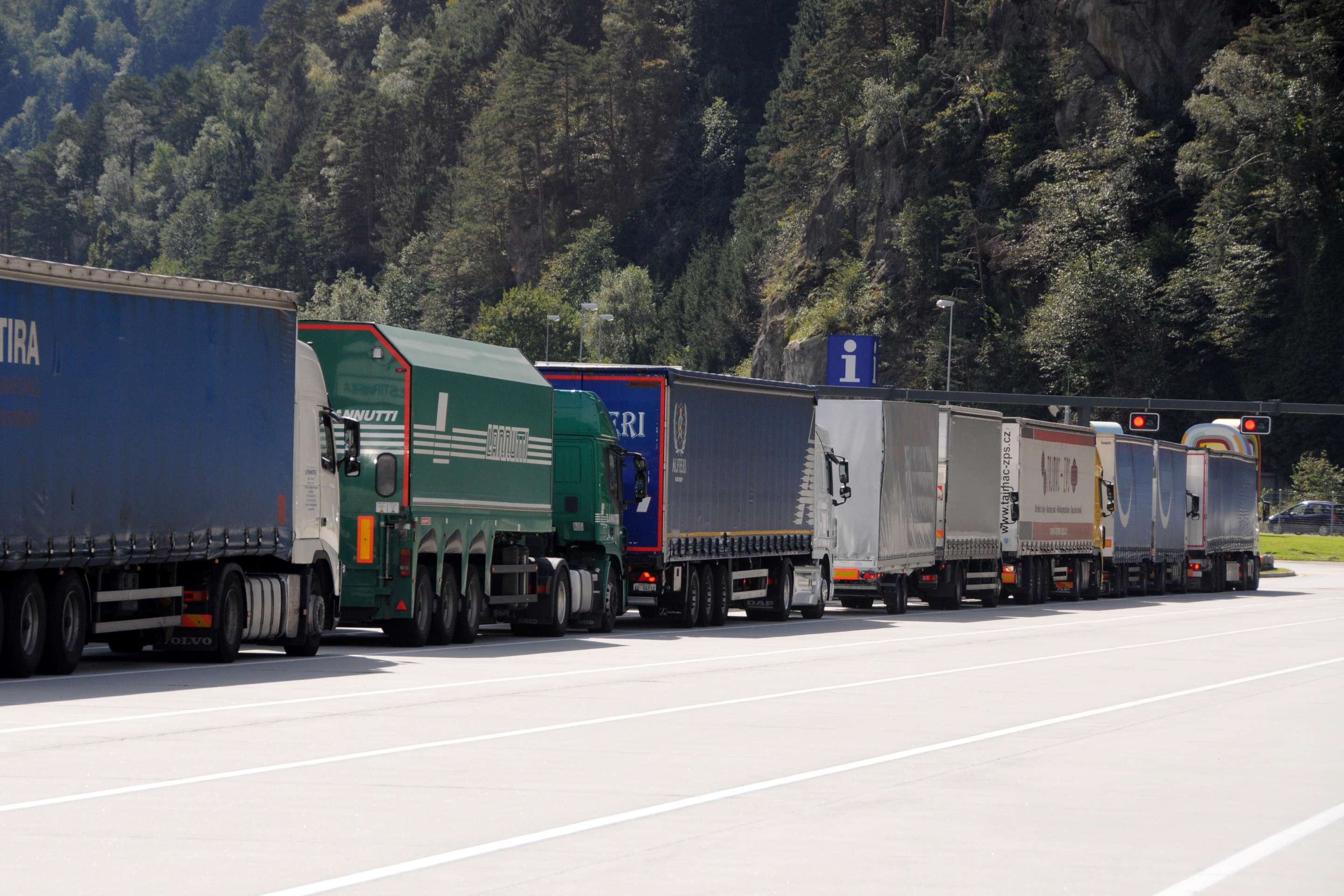 Schwerverkehszentrum Ripshausen UR