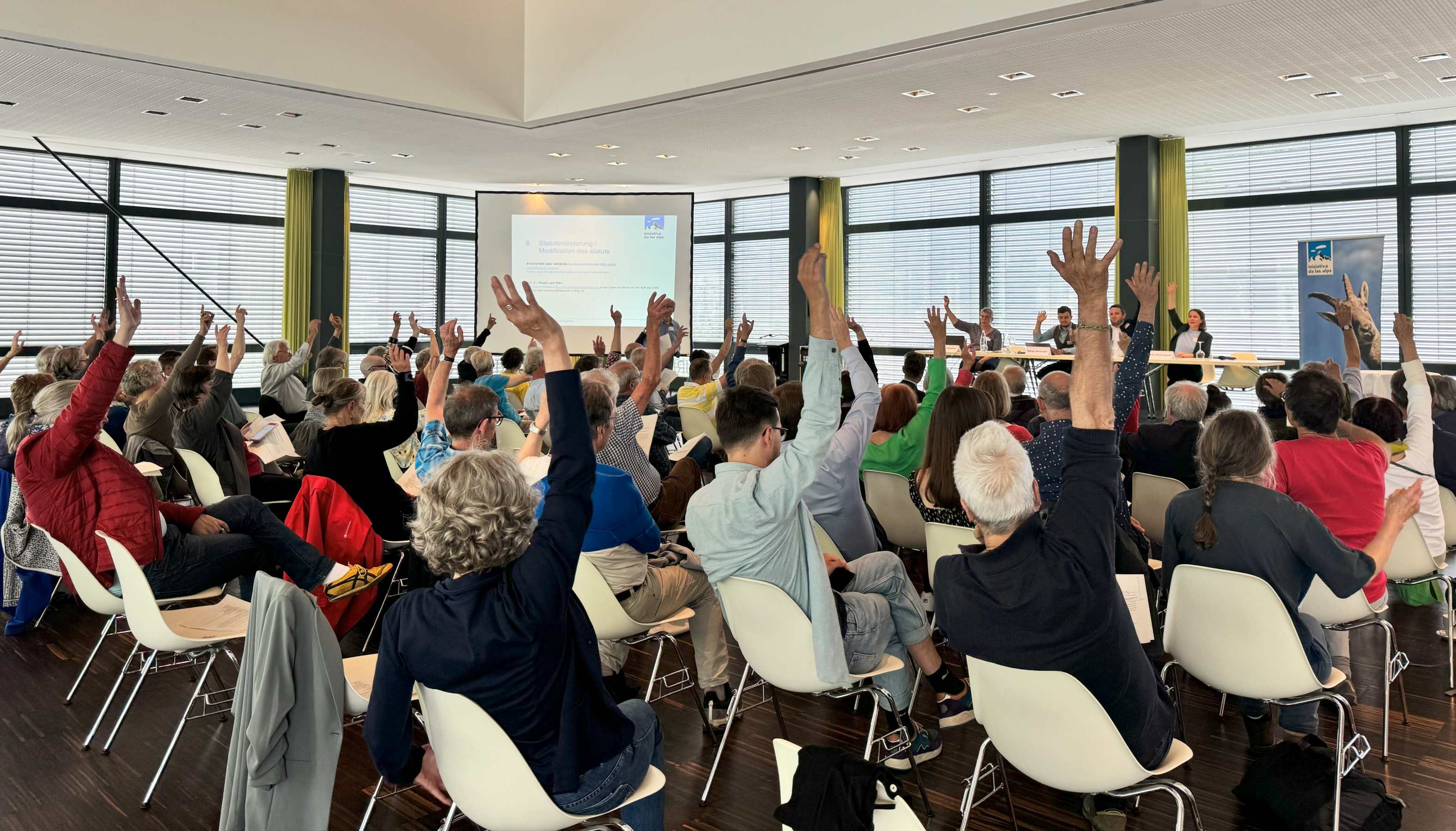 240525_Abstimmung Namenswechsel (1)