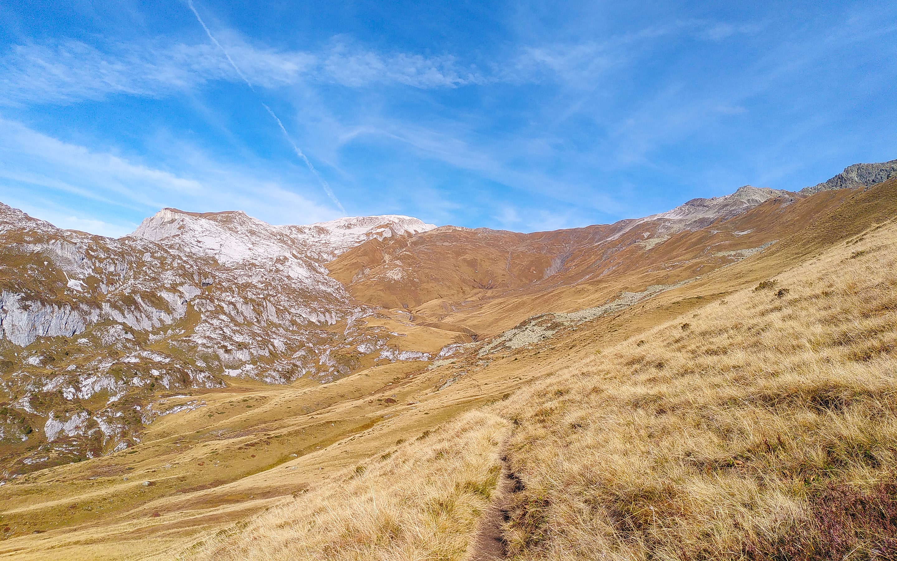 grenzschlaengeln-im-Raetikon-wanderferien-schweiz-gruppe-gefuehrt-gross-edit-3-blick-zum-raetschenjoch
