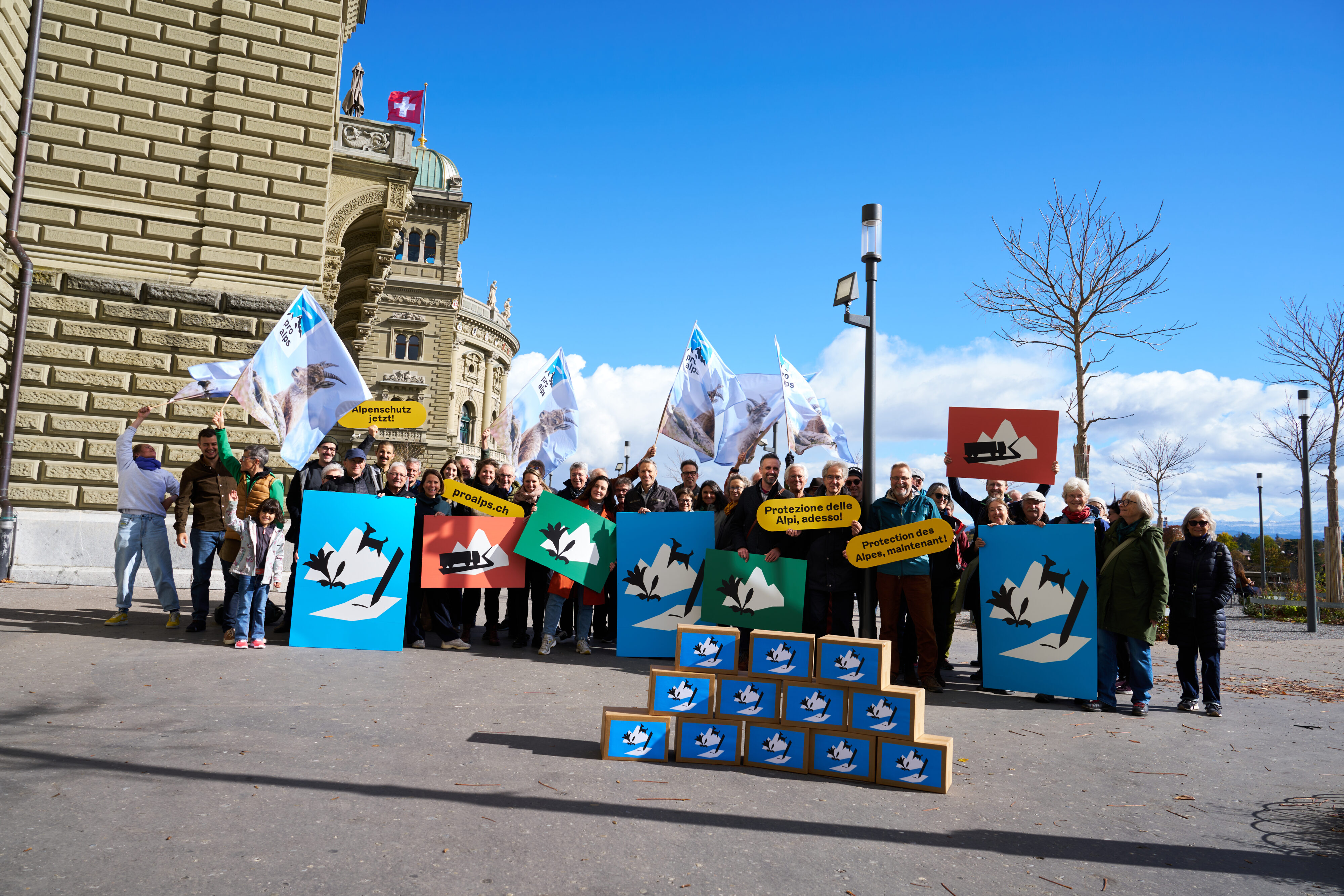 251024_Petitionseinreichung-Bern_1
