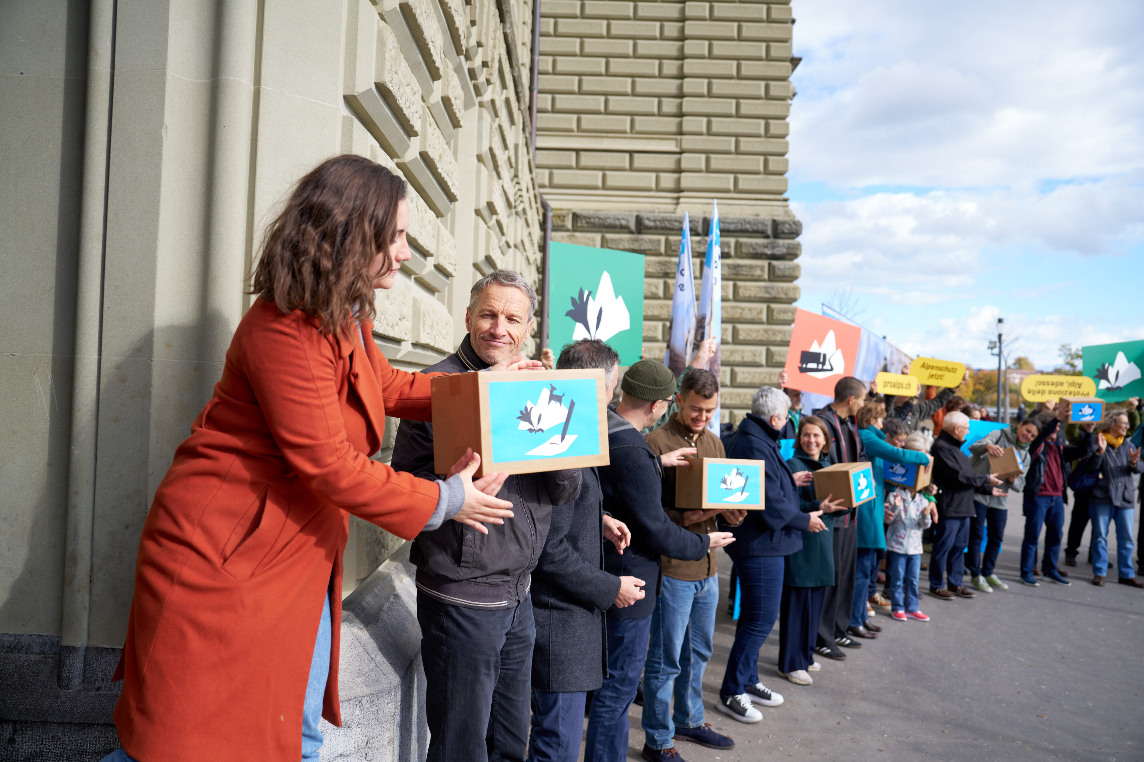 251024_Petitionseinreichung-Bern_6