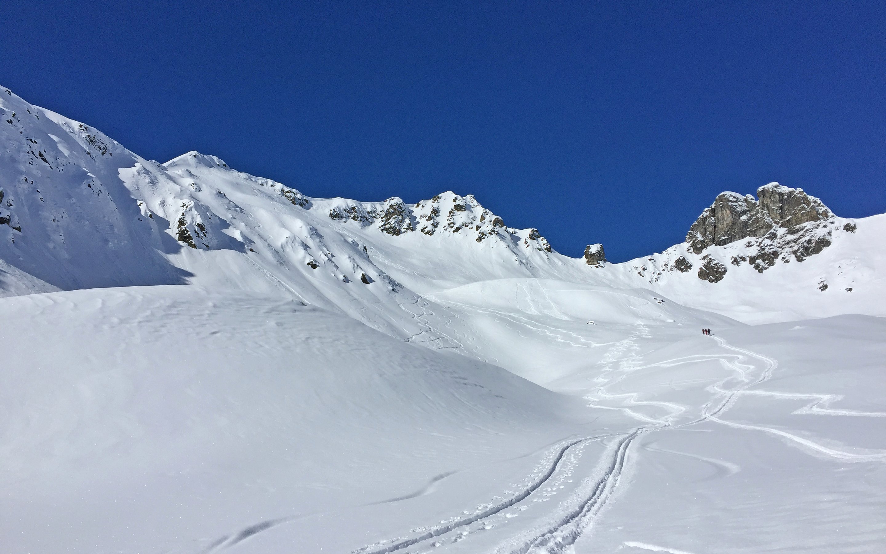 Schneeschuhwandern rund um das liebliche St. Antönien in alpinem Ambiente