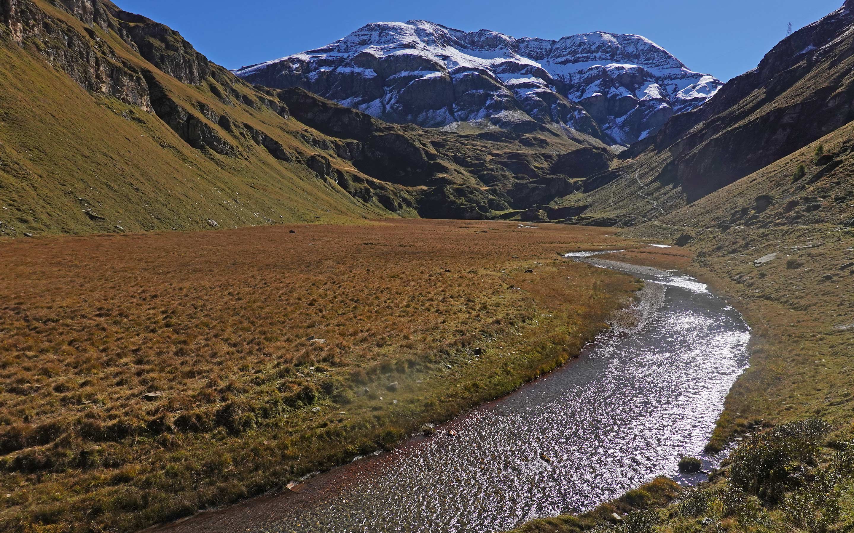 Thermaltour-Waslergebiet-wanderferien-gruppe-gefuehrt-header-Farcletta-digl-Lai-Grand